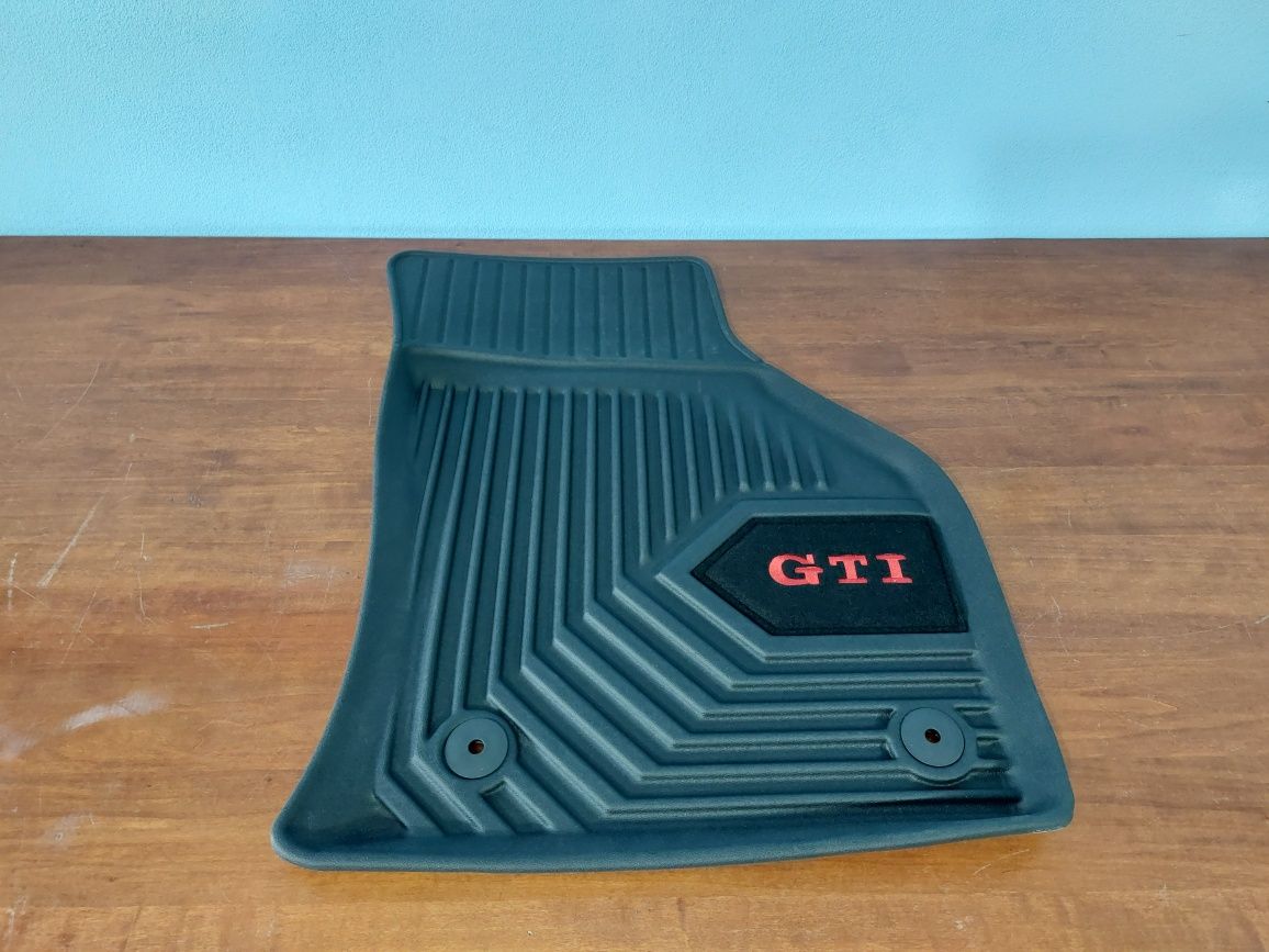 Covorase auto (presuri) tip tavita dedicate VW GOLF GTI