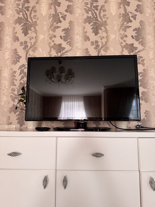 Телевизор LG Почти новый