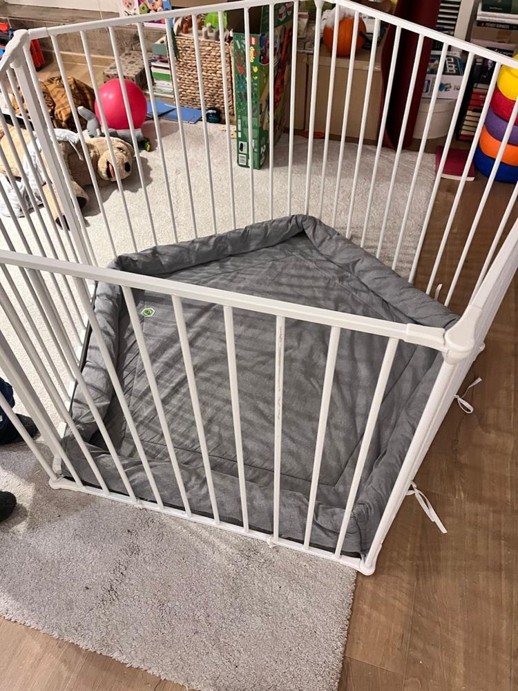 BabyDan кошара за игра