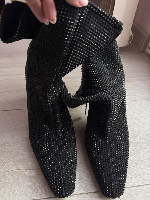 Високи боти zara