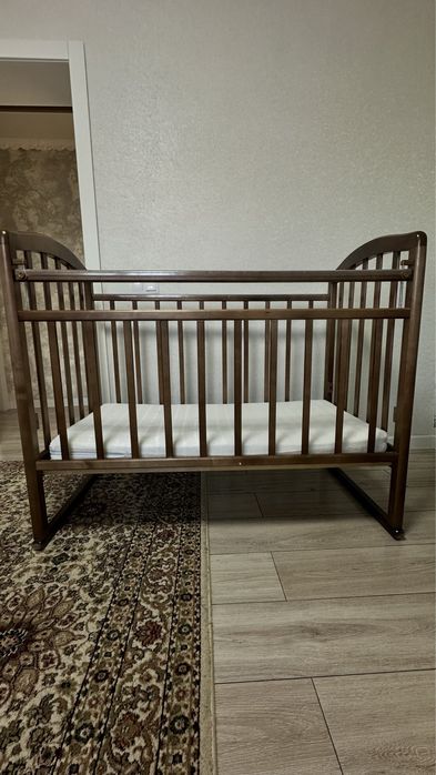 Кровать детская с матрасом в идеальном состоянии