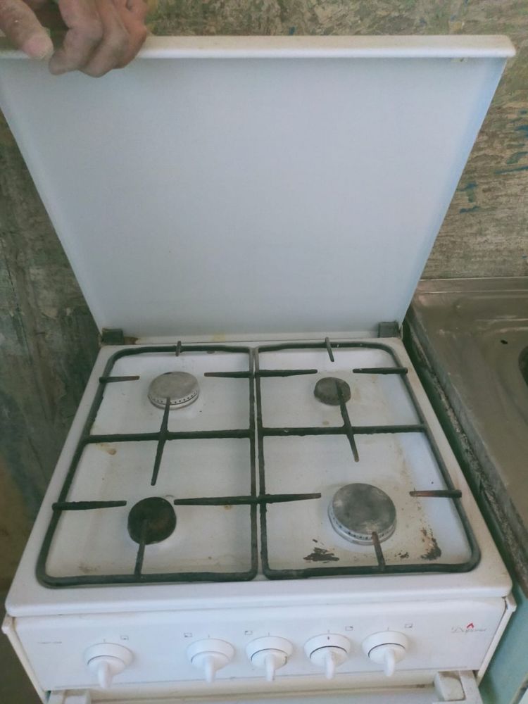 продам газовую плиту
