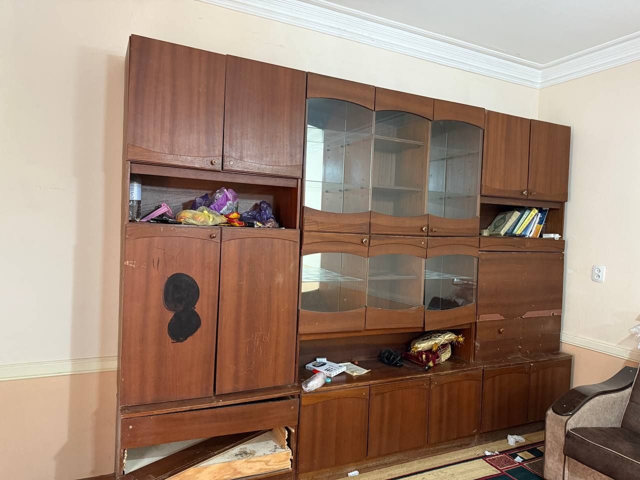 Сервант сотилади арзонгина