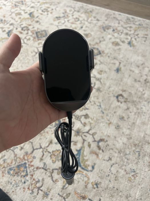 Держатель телефона в машину