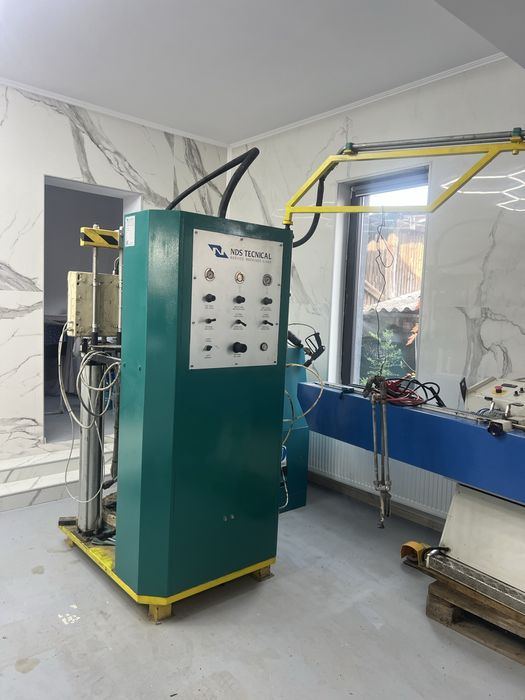 Extruder bicomponent utilaj sticla