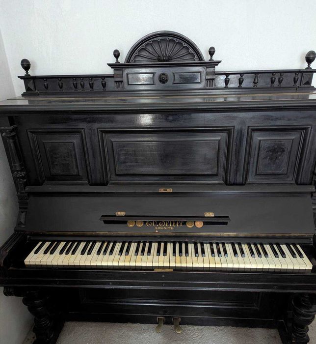 Подарявам немско пиано Зайлер