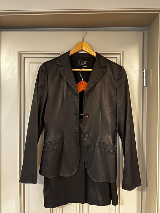 Costum Negru din Sacou si Fusta