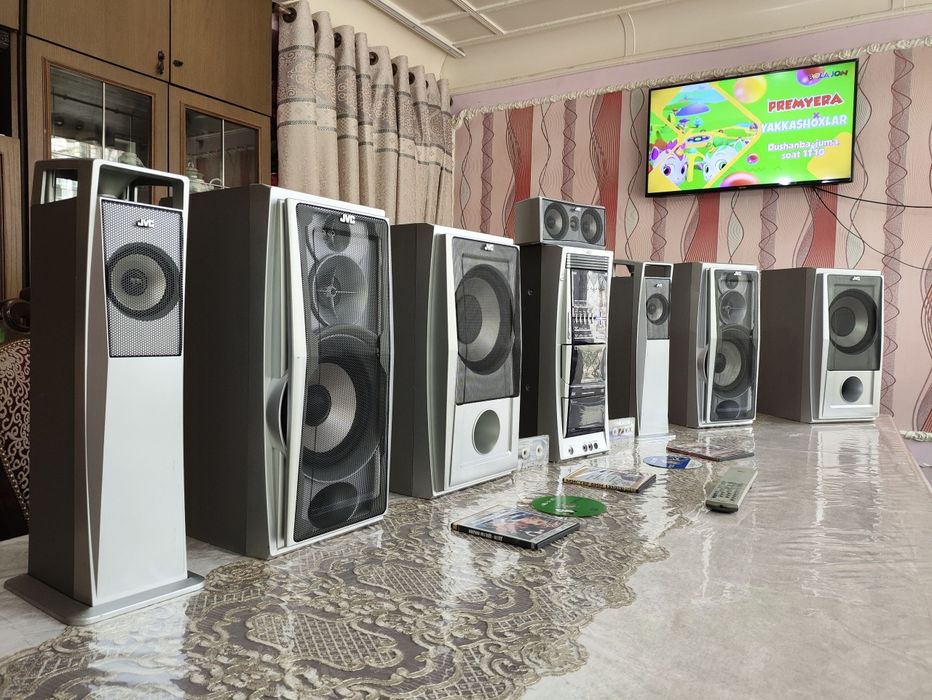 Malaysia JVC 12000 watt 100% ishlaydi pulti bor bass va ovozi kuchli