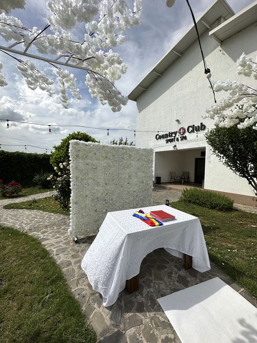 Inchiriez aranjament floral,panou floral pentru nunta,botez,zi nastere
