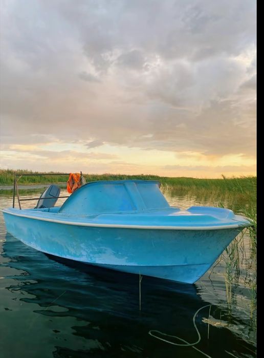 лодка килевая.длинна 5.20.