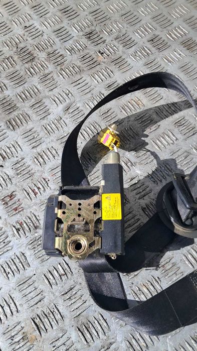 centura stanga / dreapta fata VW Touran cod 1T1857706A / 1T1857706