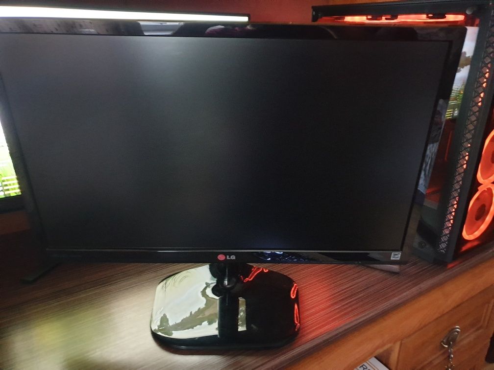 Монитор LG LED 23MP55