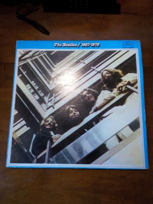 The Beatles fotografie cu autografele celor 4