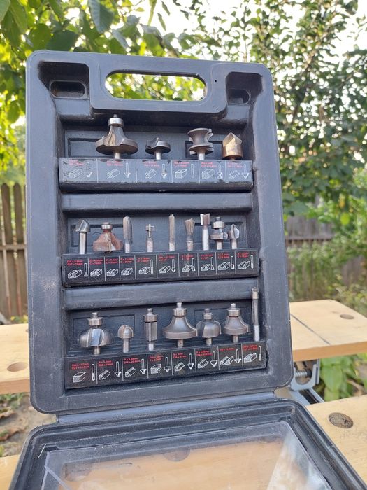 Freza pentru lemn BOSCH.