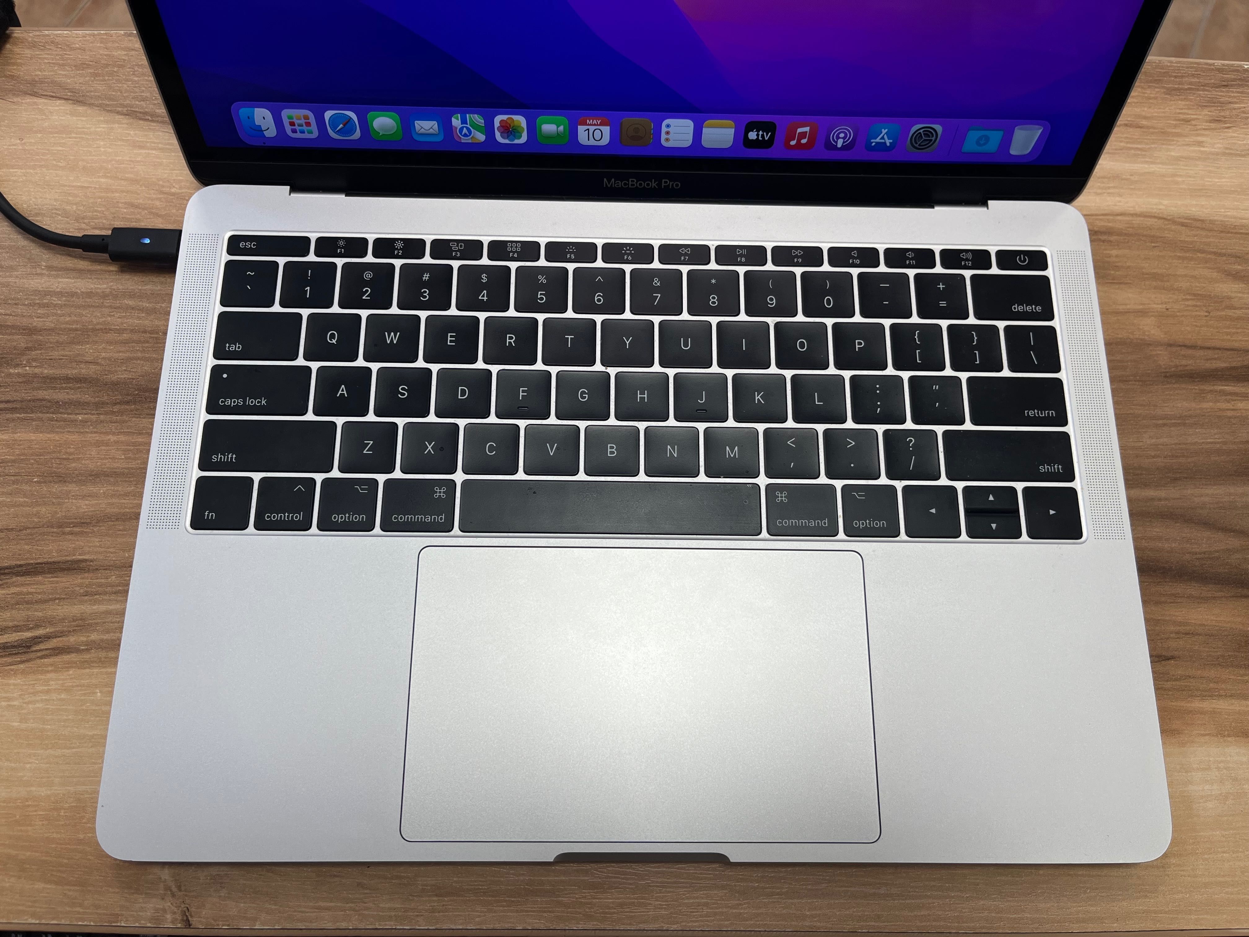 MacBook Pro A1708 13инча 2017г 256gb