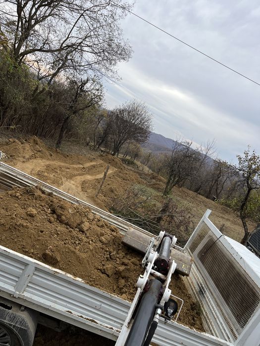 Excavare fundatii, bransamente apa/canal/gaze/curent, debarasare moloz