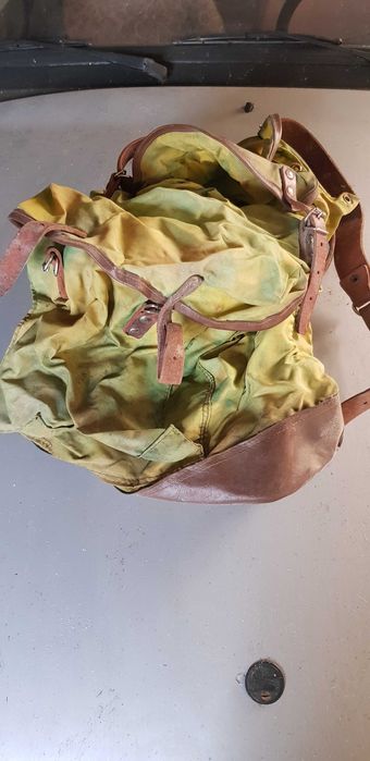 Ретро раница с кожени презрамки.