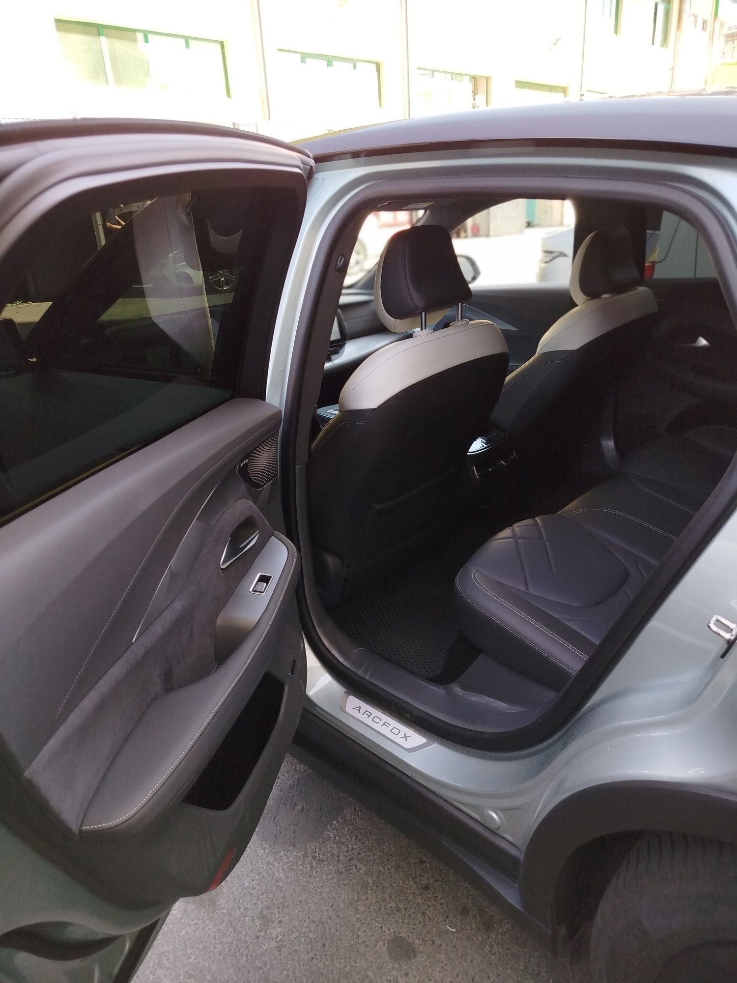 Arcfox 2023 electromobil vikupga beriladi