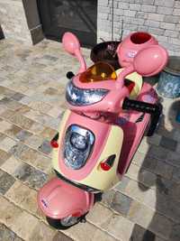 Vand scooter electric pentru fete