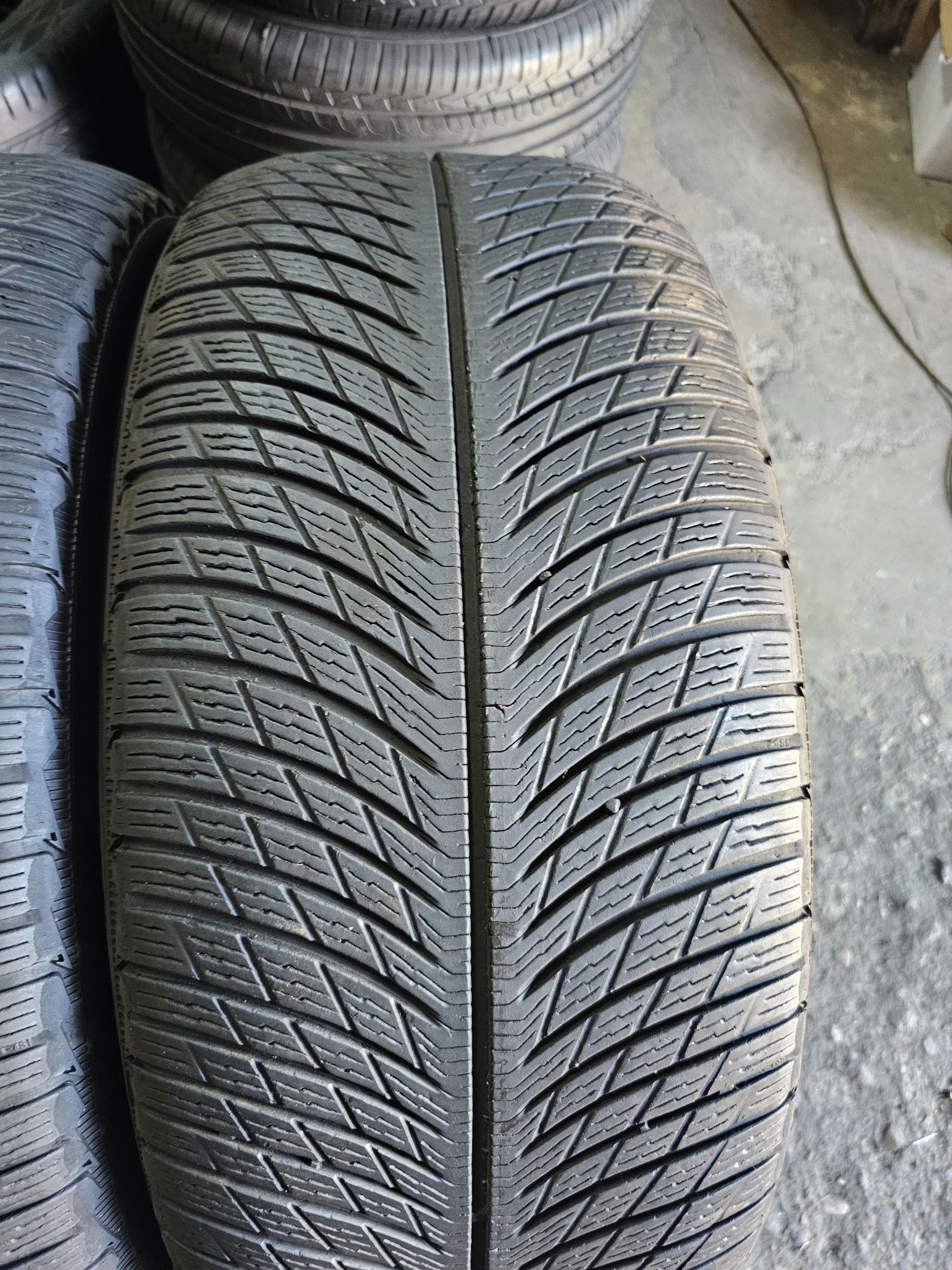 2 anvelope iarna 275 50 20 Michelin 6.5mm