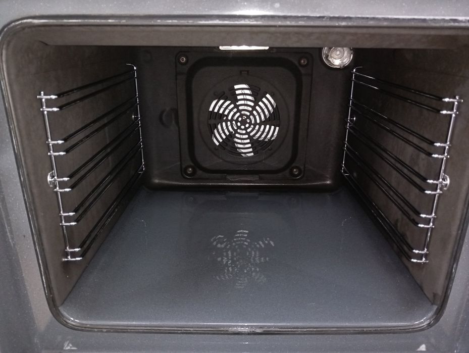 Свободно стояща печка с керамичен плот Voss Electrolux 2годиниГаранция