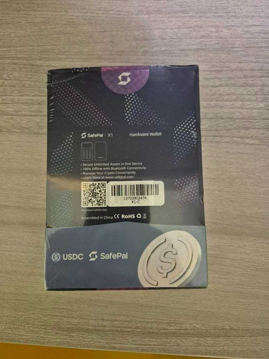 студен крипто портфейл Safepal x1