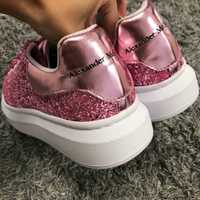 Mc Queen glitter roz

38,39,39,40

100 lei