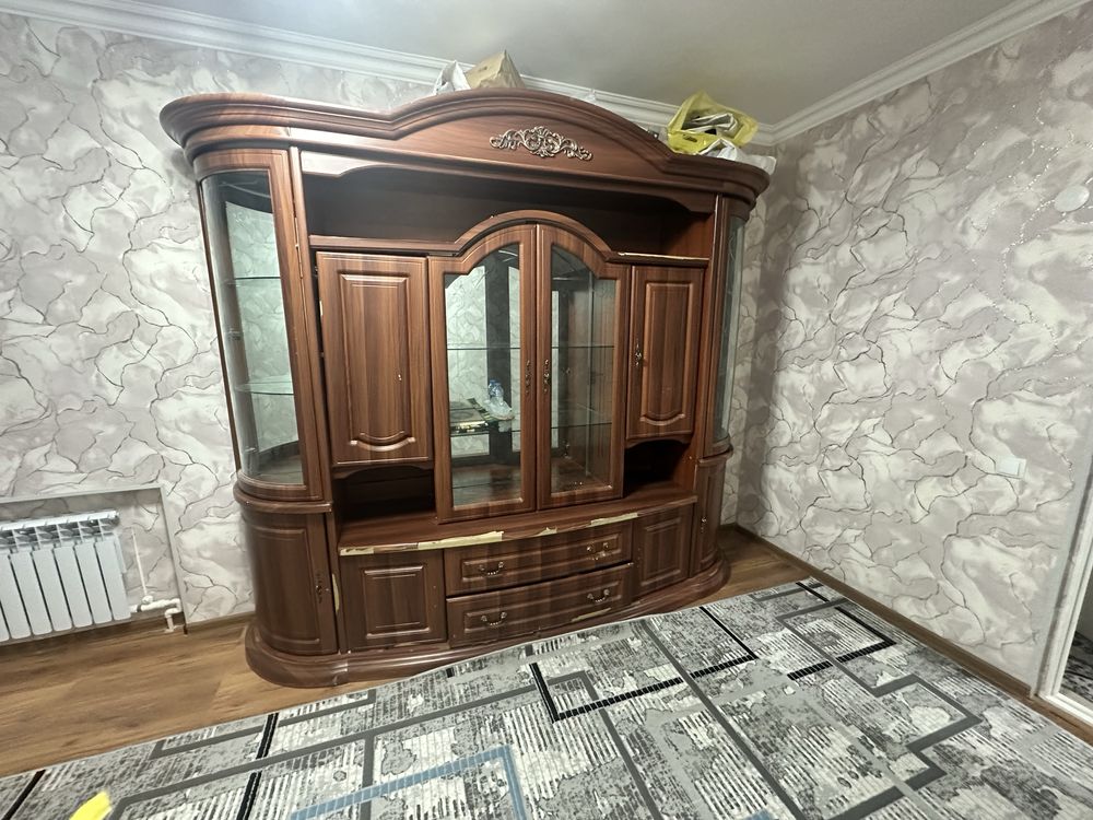 Стенка сотилади срочно 500