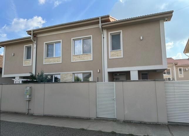 Proprietar Vand Duplex  cu Fotovoltaice  in Giroc