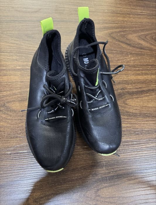 Спортивные кроссовки на 15 лет