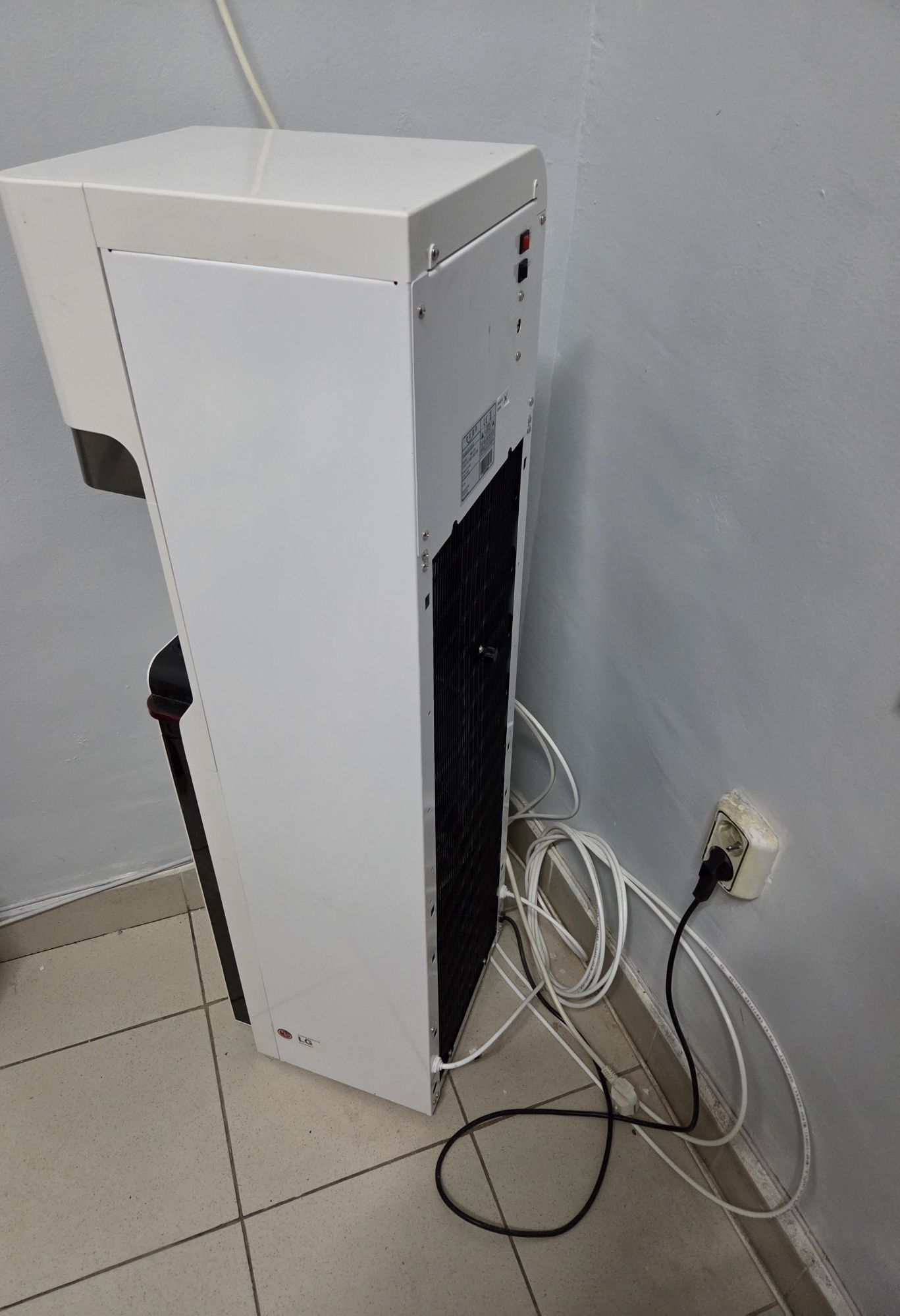 LG Nuba 5500 диспенсер/пречиствател на вода