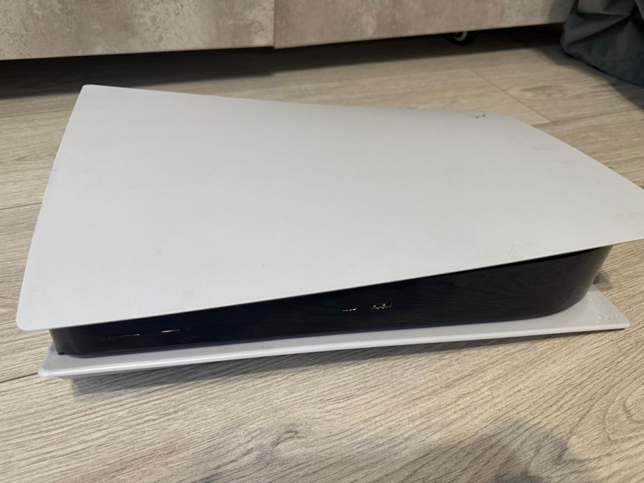 Приставка PS 5, в отличном состоянии
