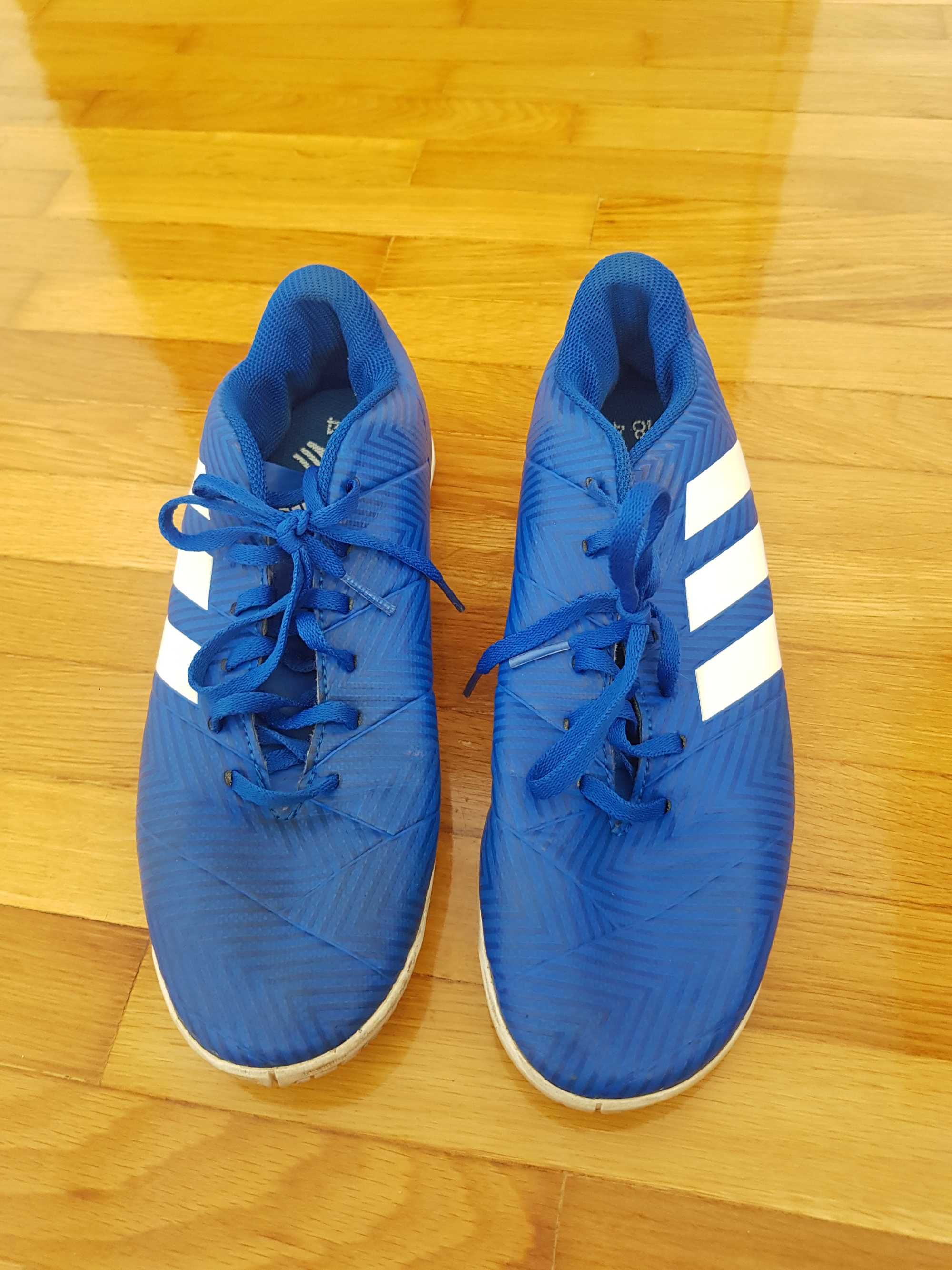 Ghete fotbal adidas nemezis 18.4,marime EU 41⅓,purati de doua trei ori