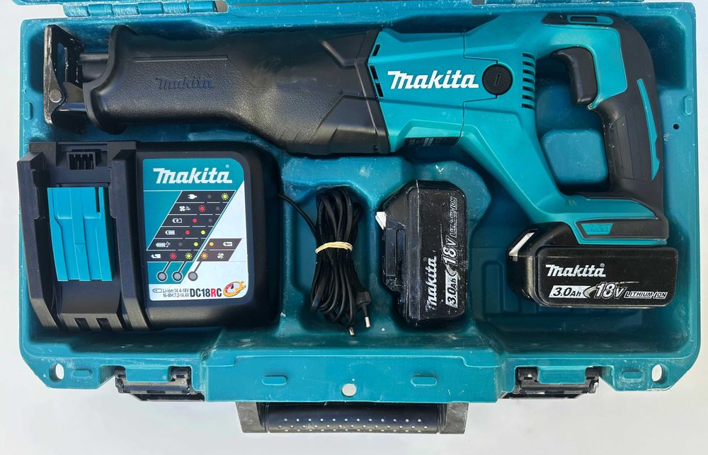 Makita DJR186 - Акумулаторен саблен трион 2x18V 3.0Ah