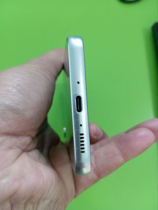 Samsung A34 5g xolati yangiday