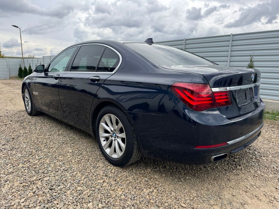 Dezmembrez BMW F01 740D Facelift 2013 313cp Euro 6