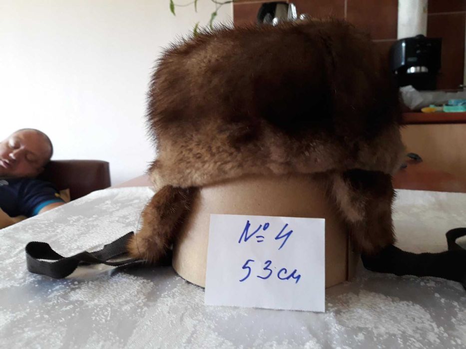 Кожени шапки естествен косъм