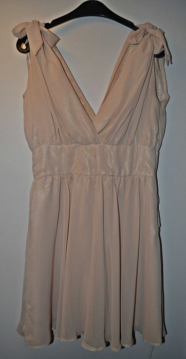 Vând pachet de 5 rochii,  toate la 110 lei