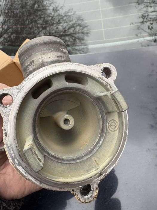 Термостат с корпусом