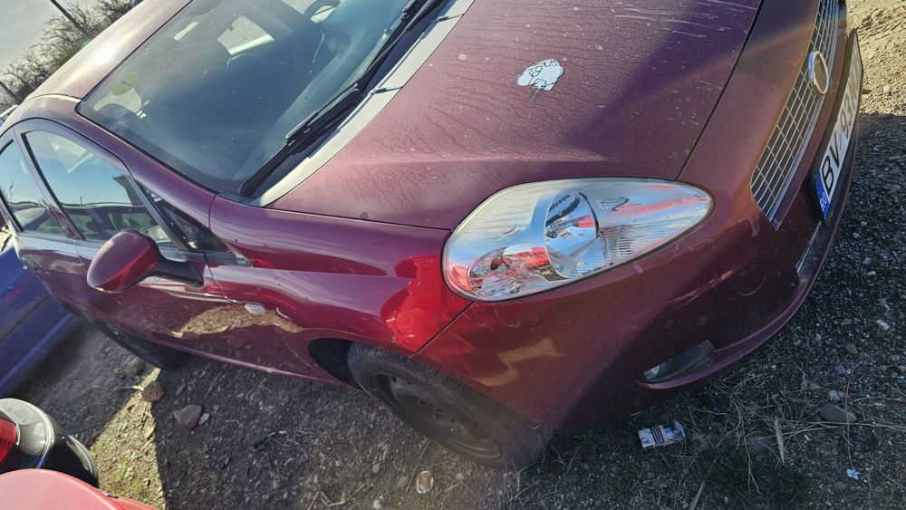 Dezmembrez Fiat Punto 1.2i 1.4i piese