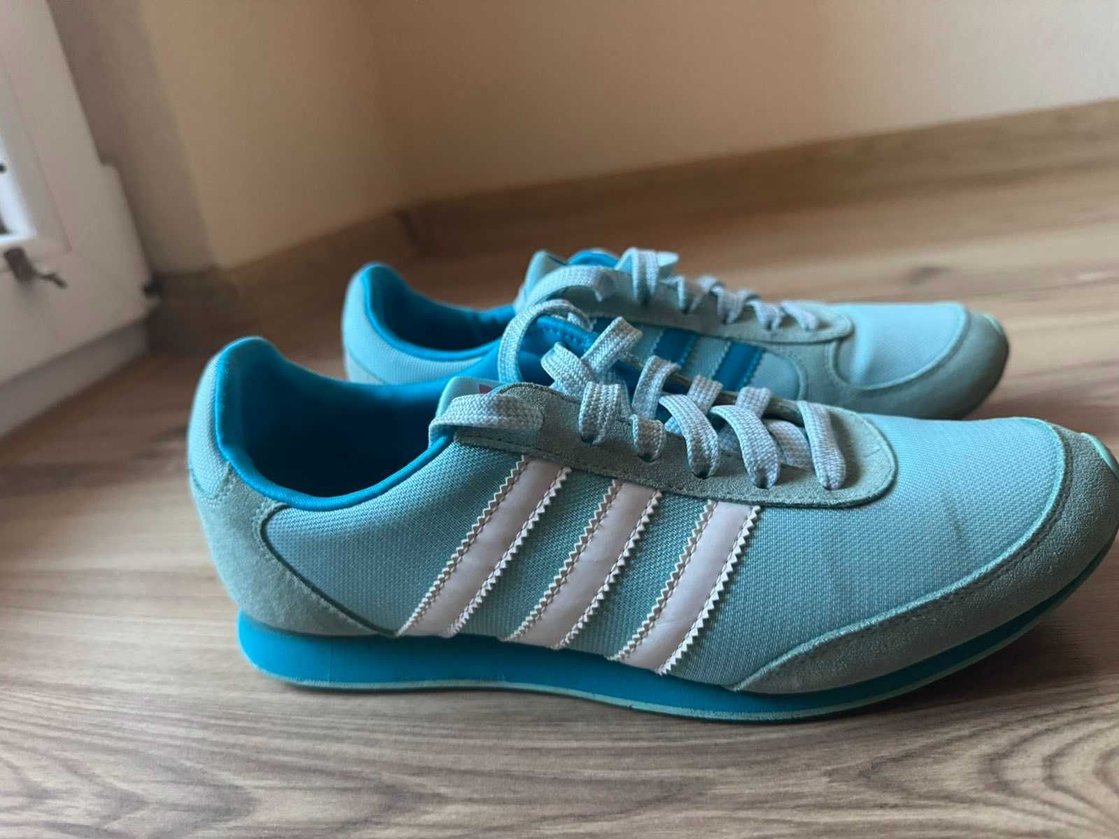 Дамски маратонки Adidas номер 39