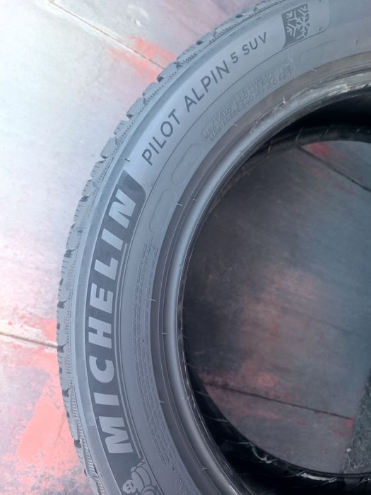 235/55/18 Michelin