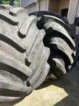 Гуми за Трактори и Комбайни  900/60R32