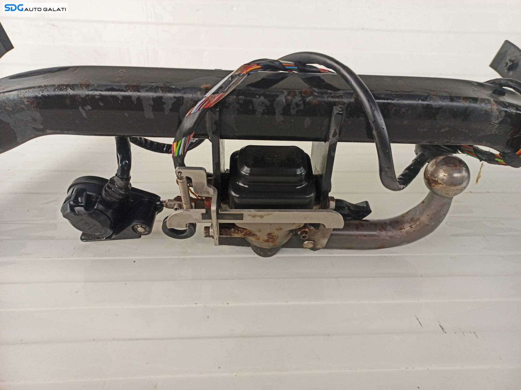 Cui Carlig Remorcare Tractare Electric Retractabil Rabatabil cu Instalatie Electrica Volkswagen Tiguan FL Facelift 2011 - 2015 Cod 5N0092161A 5N0 092 161 A [L1530]