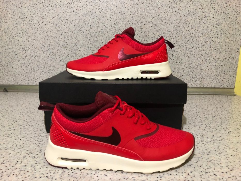 ОРИГИНАЛНИ *** Nike Air Max Thea / Action Red / Red / Sail