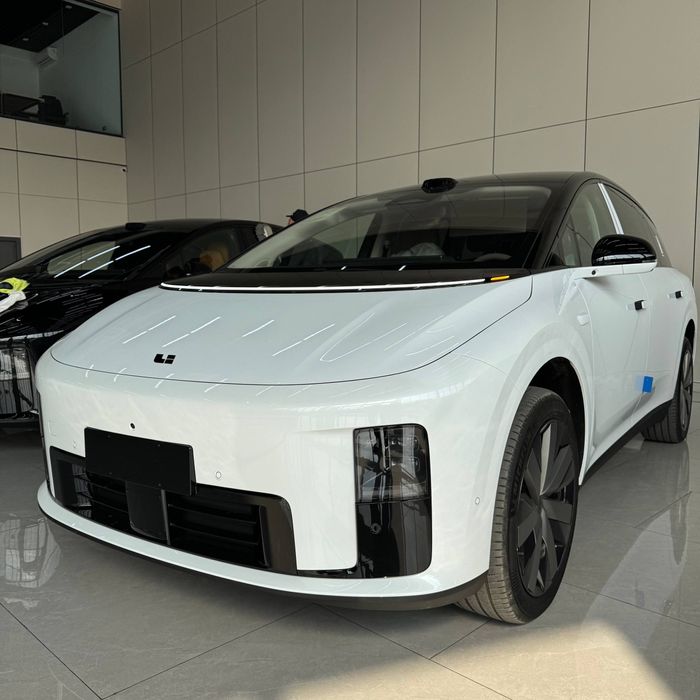 Li I8 720km full Elektr 2025 2yillik kafolat Rasmiy Dillerdan