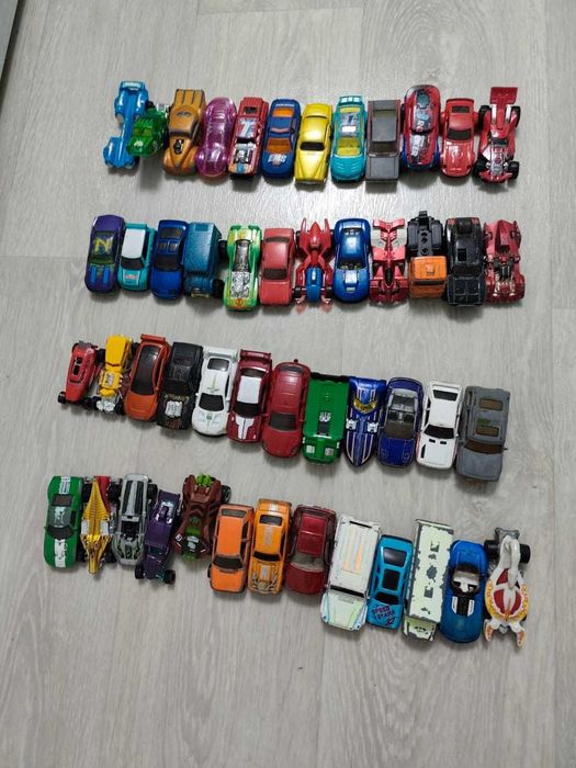 Машинки Hotwheels