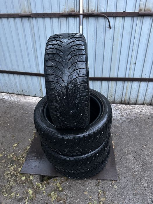 Зимняя шипованная резина blackhawk 215/50/17