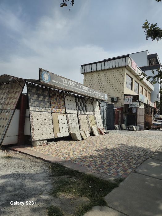 Жой сотилади истиклол стадиони рупарасида