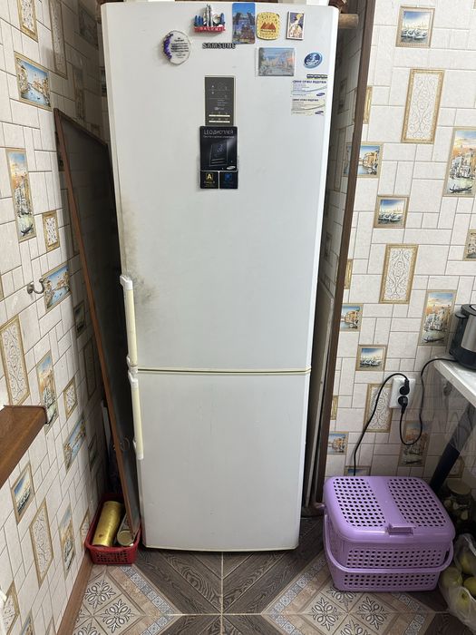 продается холодильник